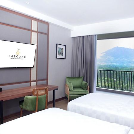 The Balcone Suites & Resort Bukittinggi Exteriör bild