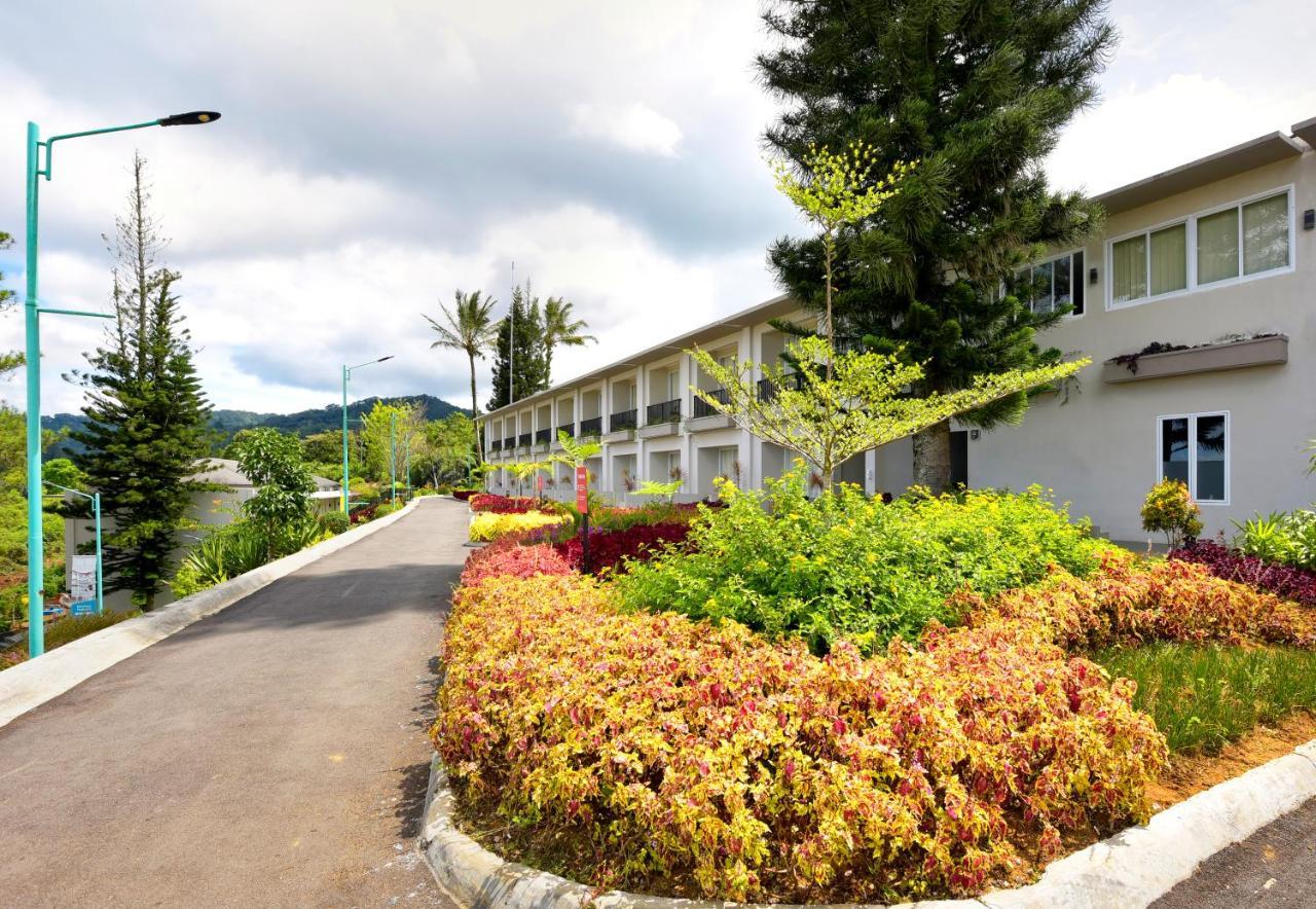 The Balcone Suites & Resort Bukittinggi Exteriör bild