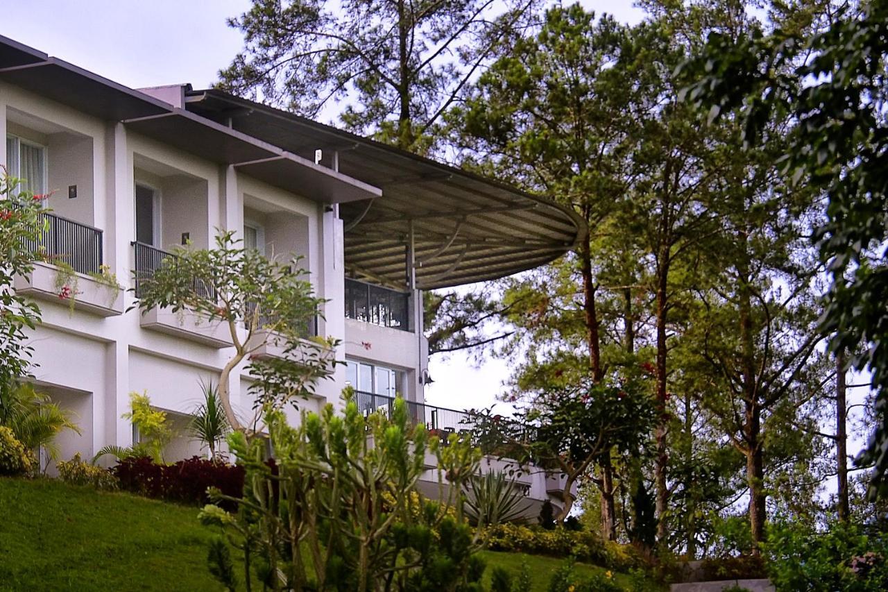 The Balcone Suites & Resort Bukittinggi Exteriör bild